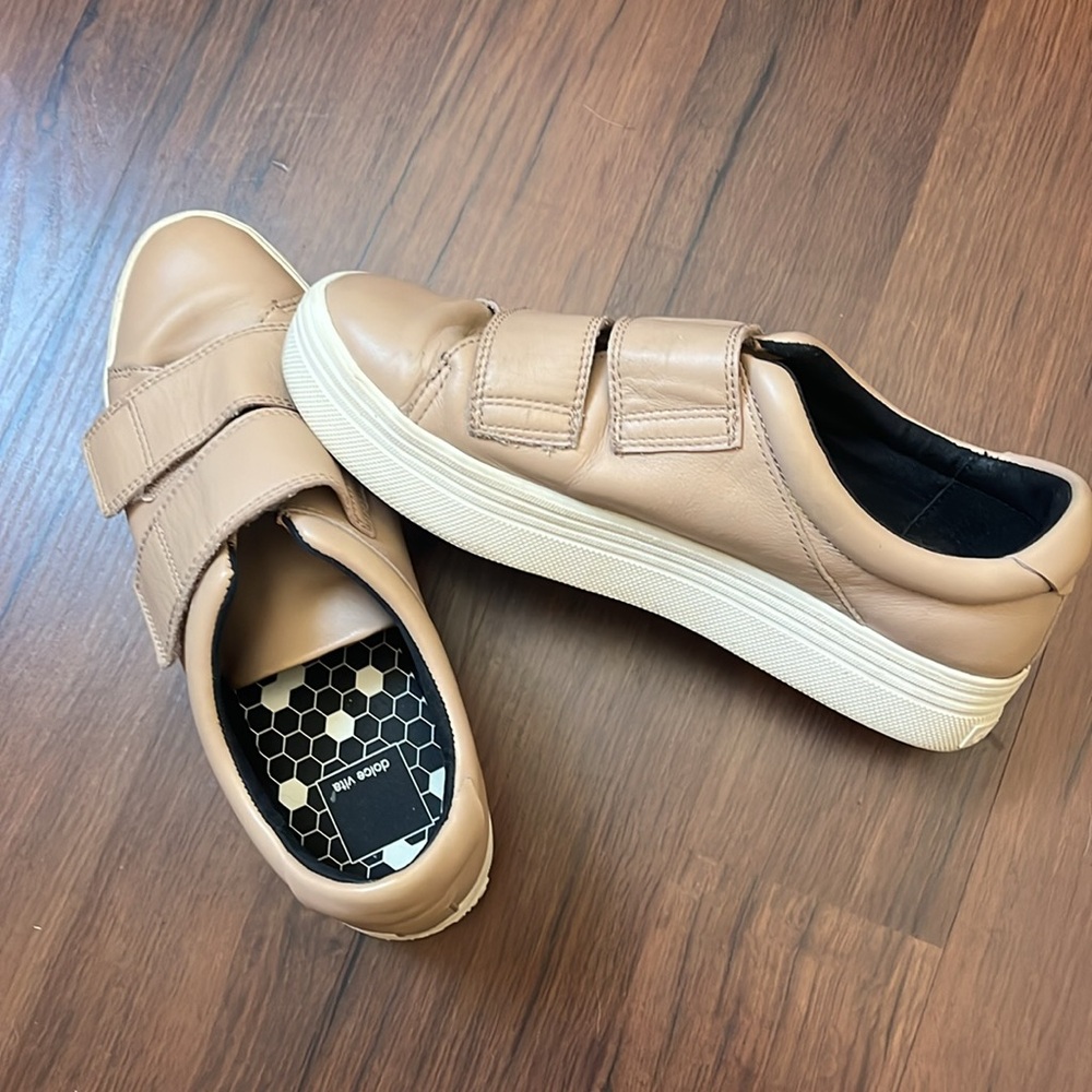 Dolce Vita Tina Sneaker - Picture 4 of 10
